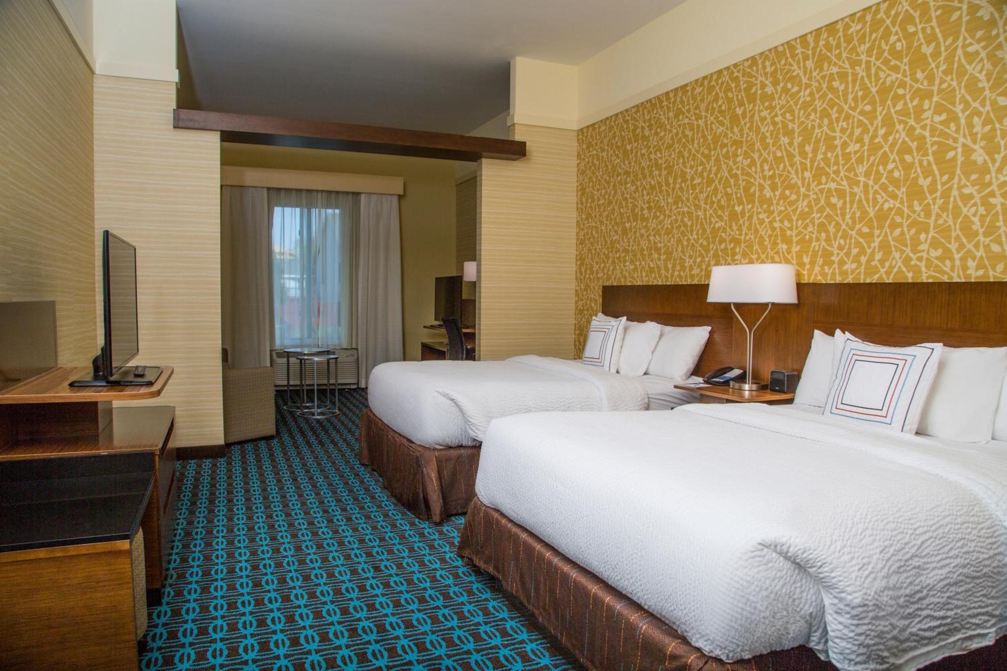 Fairfield Inn & Suites By Marriott פוקטלו מראה חיצוני תמונה