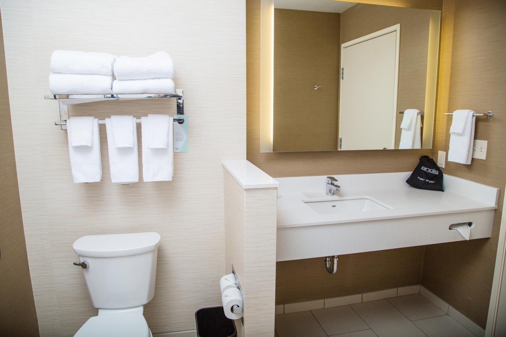Fairfield Inn & Suites By Marriott פוקטלו מראה חיצוני תמונה