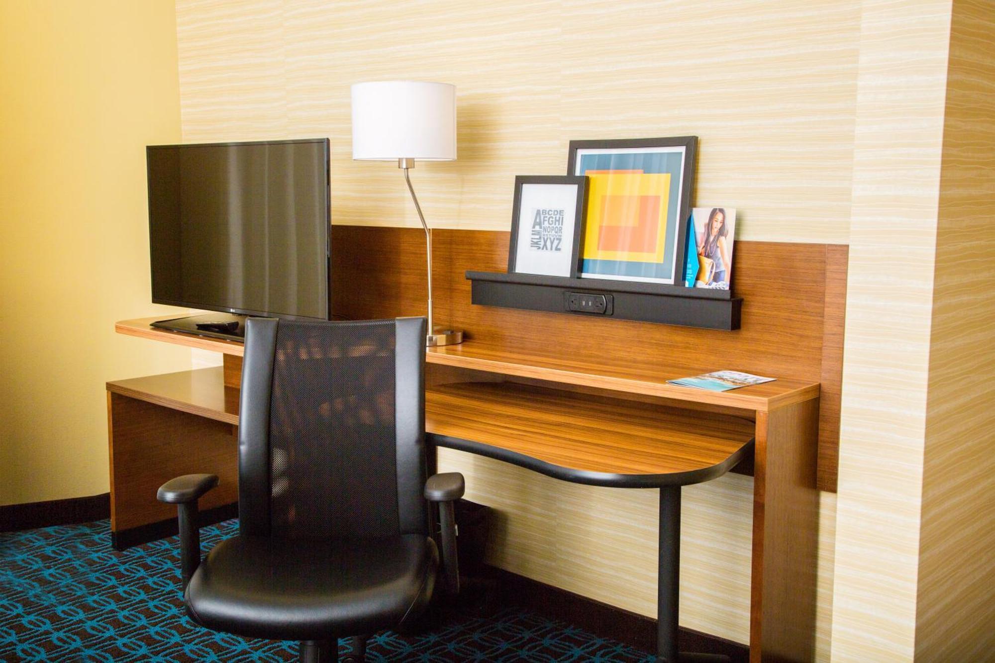 Fairfield Inn & Suites By Marriott פוקטלו מראה חיצוני תמונה