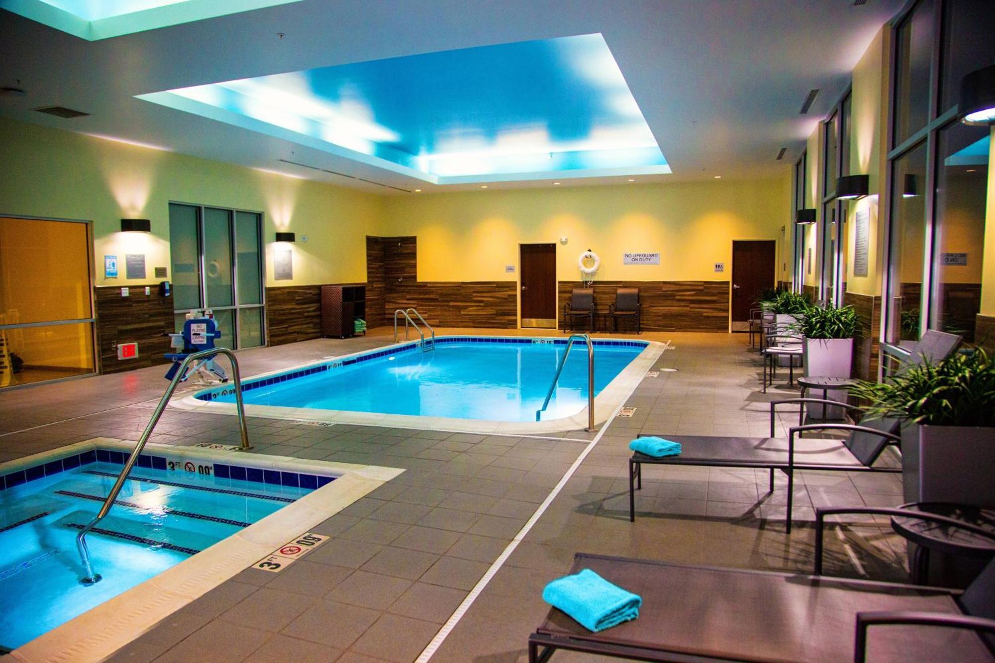 Fairfield Inn & Suites By Marriott פוקטלו מראה חיצוני תמונה